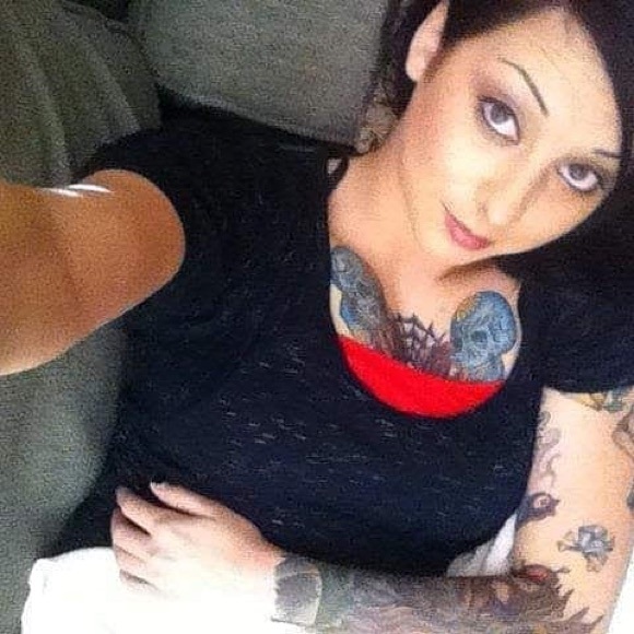 Meet your Posher, Jenn - Picture 3 of 5